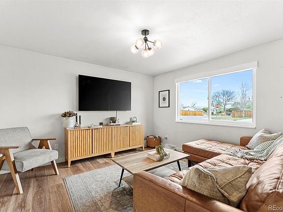3rd image of 200 Dianna Drive