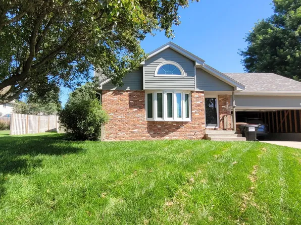 8110 Lowell Ave, Lincoln, NE 68506
