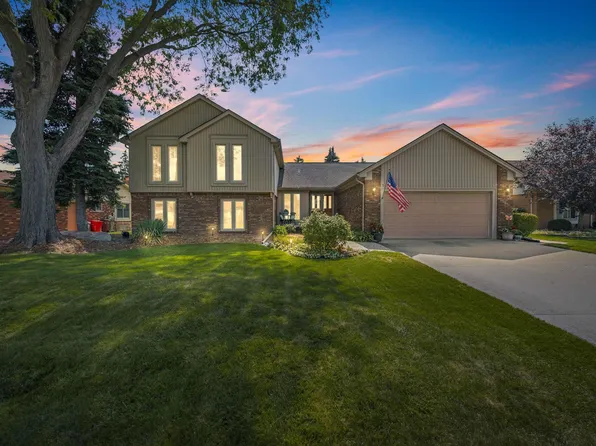 15492 S Royal Doulton Blvd, Clinton Township, MI 48038