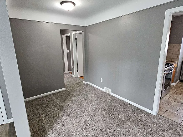 14611 Jacob Ave — Photo 9