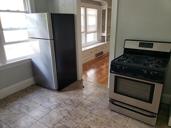 4th image of 2126 Eldred Ave