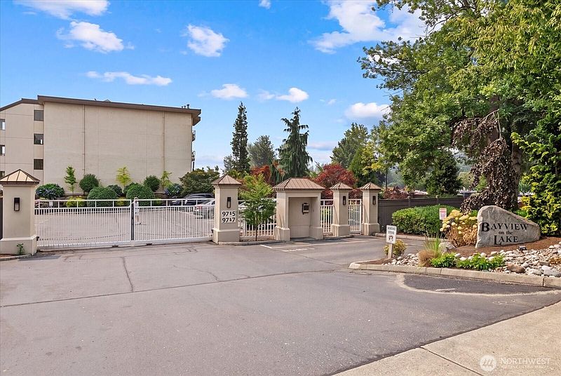 2nd image of 9715 NE Juanita Drive #210B