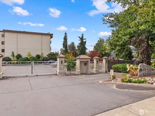 9715 NE Juanita Drive #210B, Kirkland, WA 98034
