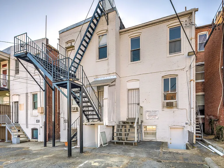 2629 N. Charles St — Photo 18