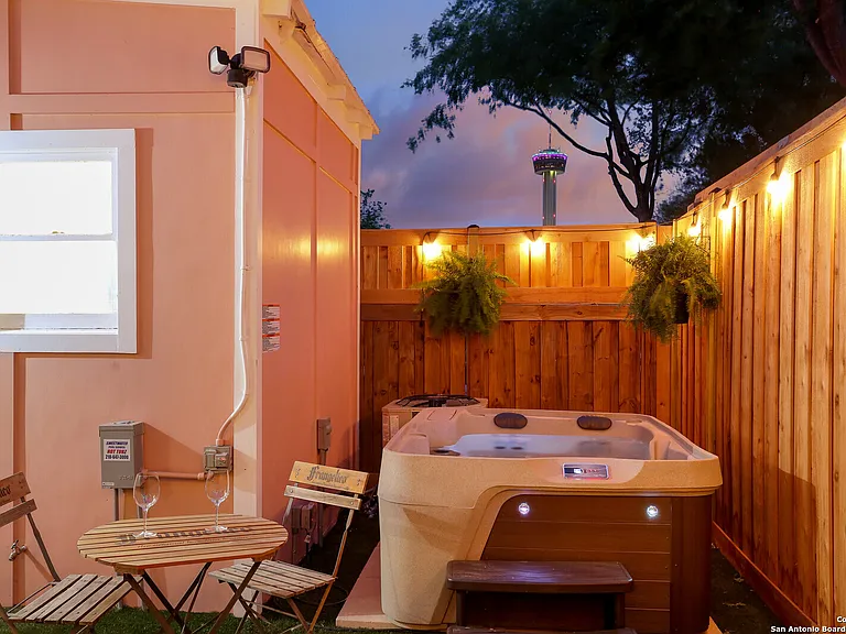 325 Montana St — Photo 45
