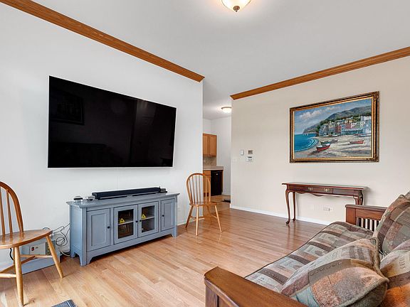 3rd image of 320 Montabello