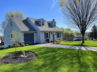 45 Crescent Dr, Manheim, PA 17545