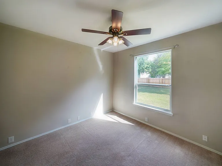 4736 Green Bluff Dr — Photo 26