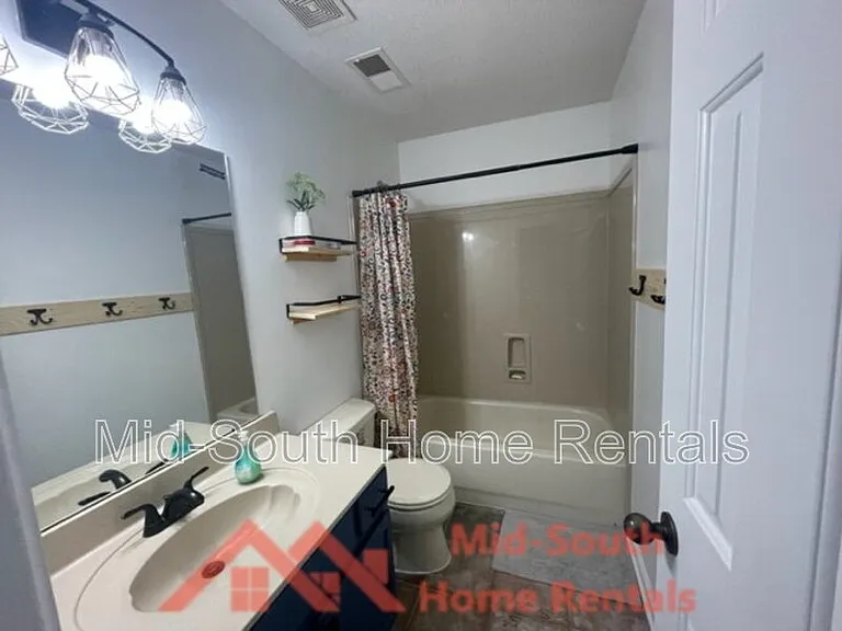 11189 Bernadette Cv — Photo 12