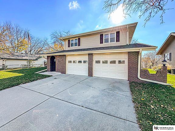 2nd image of 701 W Harvest Dr