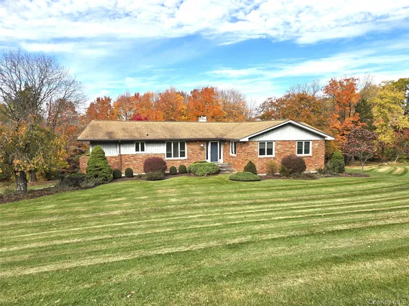 15 Deerwood Drive, Hopewell Junction, NY 12533