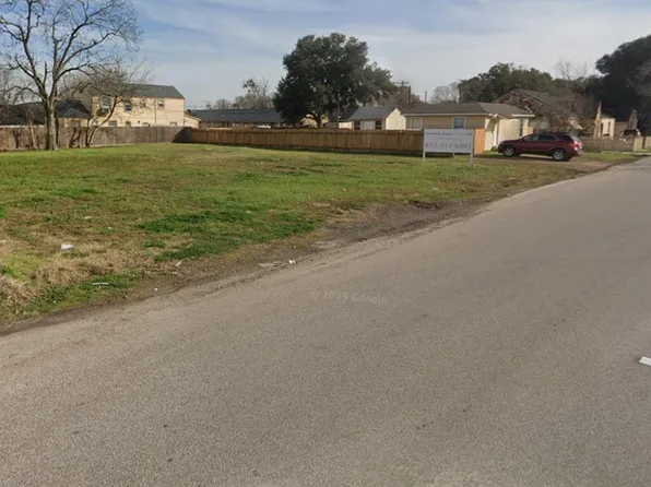 1009 Lawrence St, Rosenberg, TX 77471
