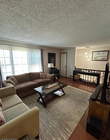 45 Burlington Ct — Photo 3
