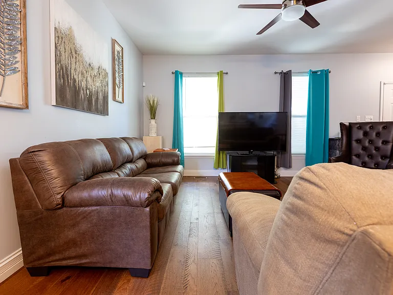 3214 Henrietta St — Photo 52