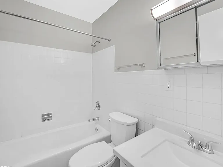 9201 Kennedy Ave #1C — Photo 4