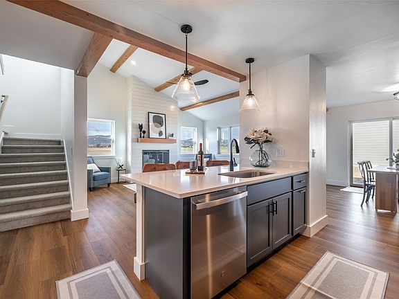 2nd image of 1855 Karmen Rd