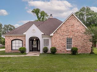 913 Bohne Rd, Port Allen, LA 70767