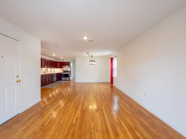 108 Claremont Avenue image 10 of 20