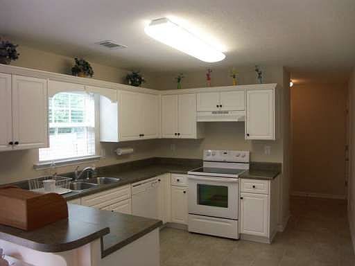 5th image of 805 Westlawn Dr