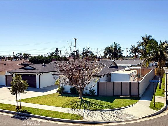 4th image of 16281 Golden Gate Ln