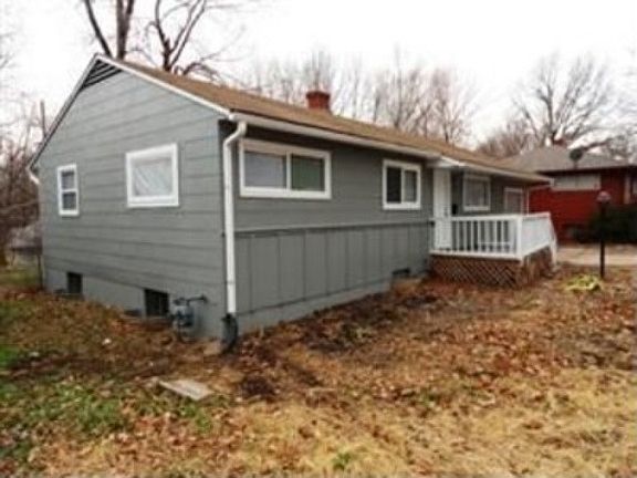 2nd image of 7819 E 113th Ter
