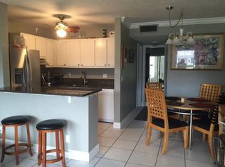 3120 Lake Osborne Dr APT 104, Lake Worth, FL 33461