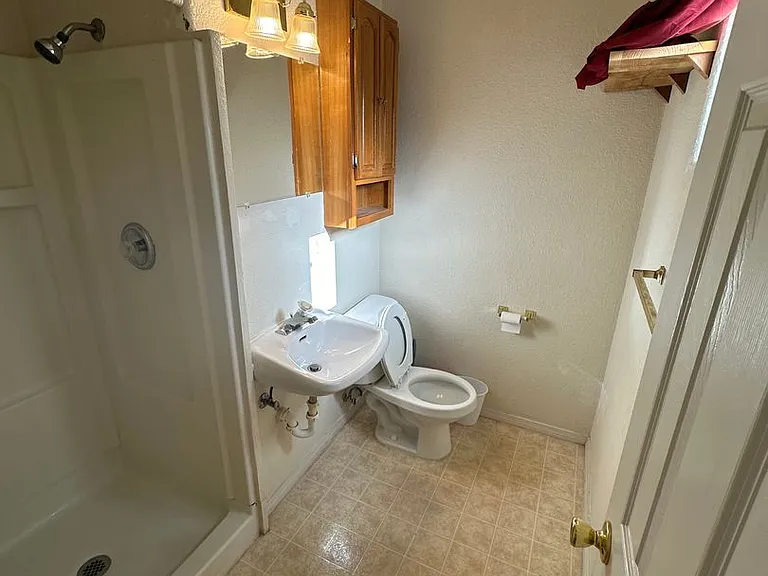 1121 Central Ave — Photo 6