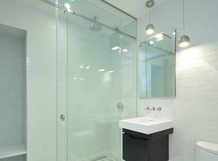 136 5th Ave, New York, NY 10011