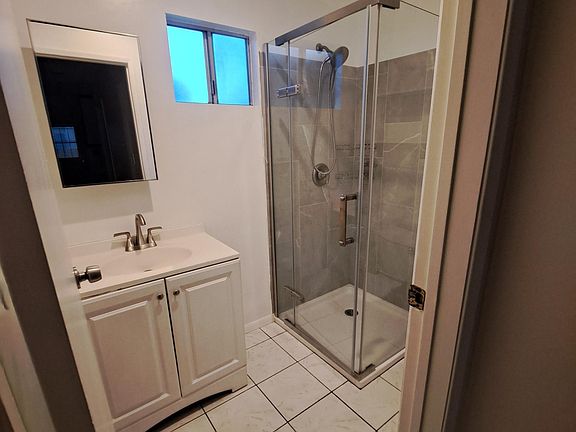 4th image of 4906 W 98th St