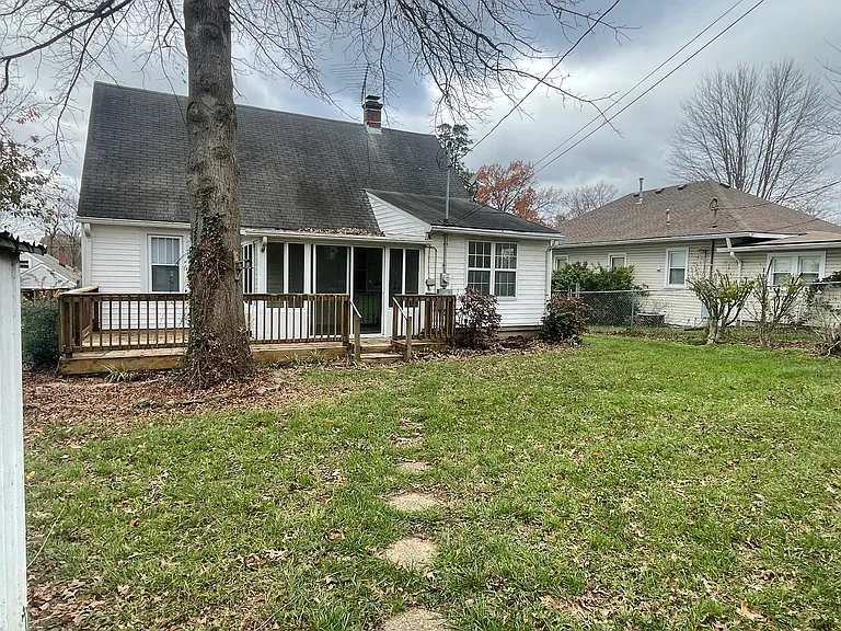 1005 Brown Ave — Photo 22
