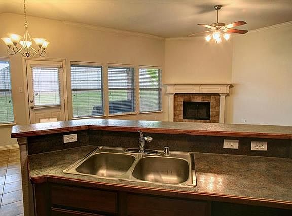 4th image of 204 Creekwood Dr