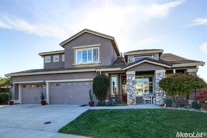 1st image of 3344 Malcolm Island St