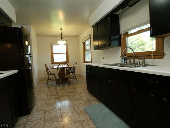 5th image of 146 18th Ave S