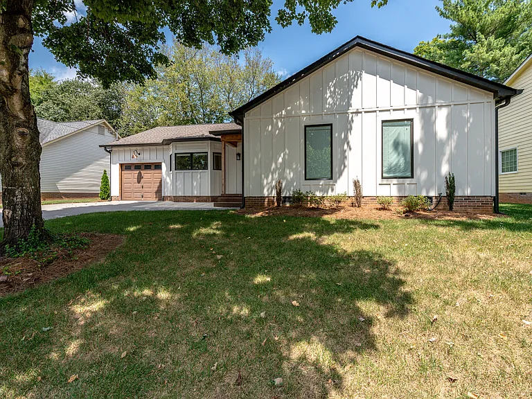 626 Copperfield Dr — Photo 2