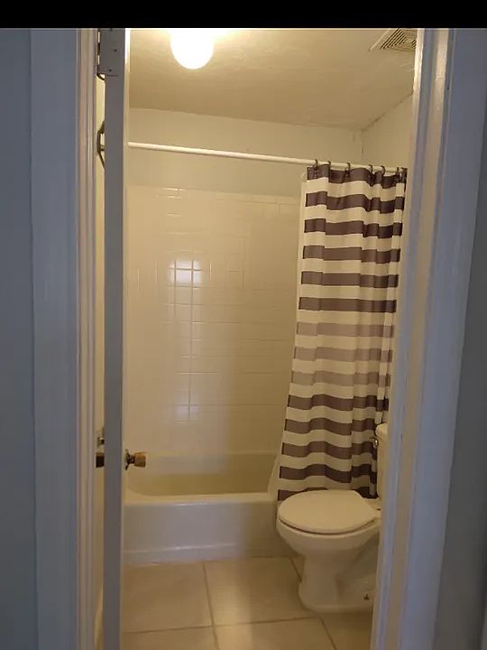 1st image of 1304 NW Lincoln Ave