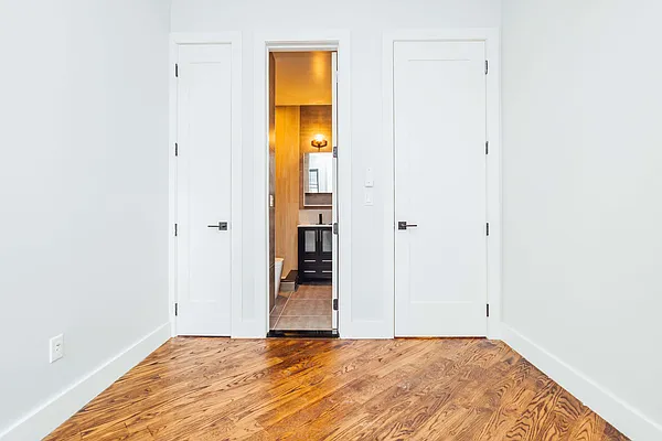 Rented by Nooklyn NYC LLC | media 34