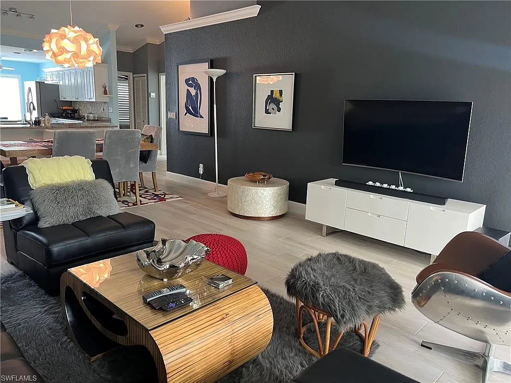 2 bed, 2.0 bath, 1402 sqft, $1,800 — Photo 1