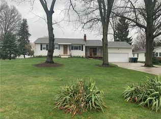 3225 Hudson Dr, Cuyahoga Falls, OH 44221