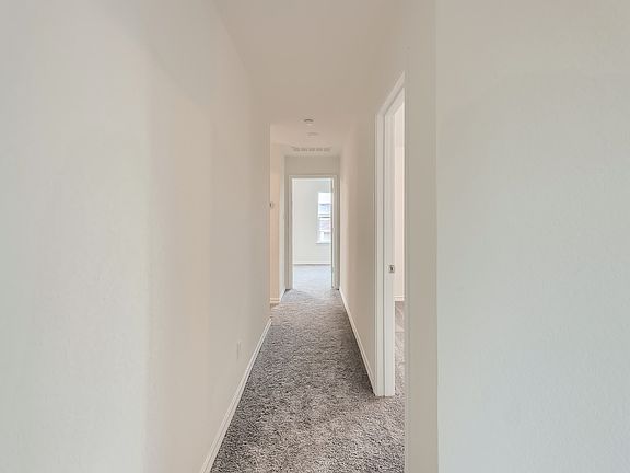 3rd image of 572 Valley Gdn