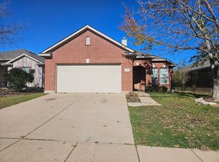 2341 Clairborne Dr, Fort Worth, TX 76177