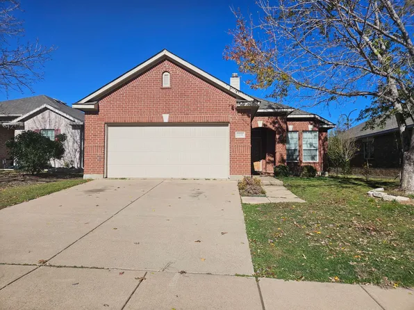 2341 Clairborne Dr, Fort Worth, TX 76177