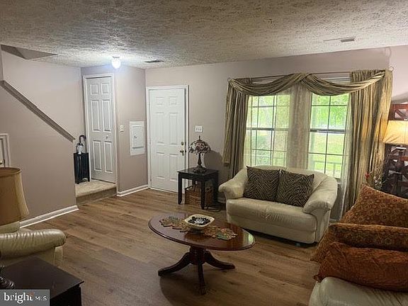 3rd image of 6207 Deerwood Ct
