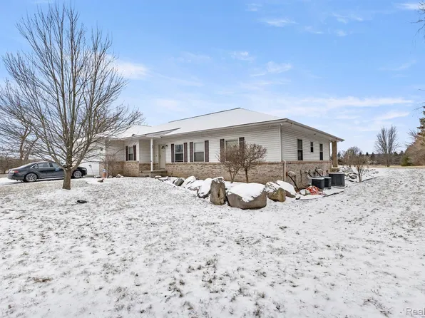 10323 Ann Arbor Rd W, Plymouth, MI 48170