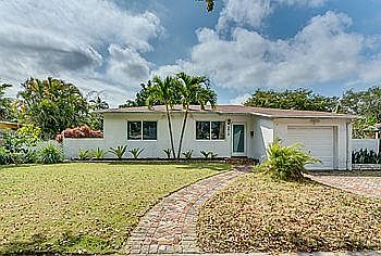 1st image of 2010 N Hibiscus Dr