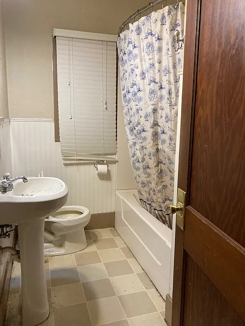 619 E 6th St - 1 — Photo 2