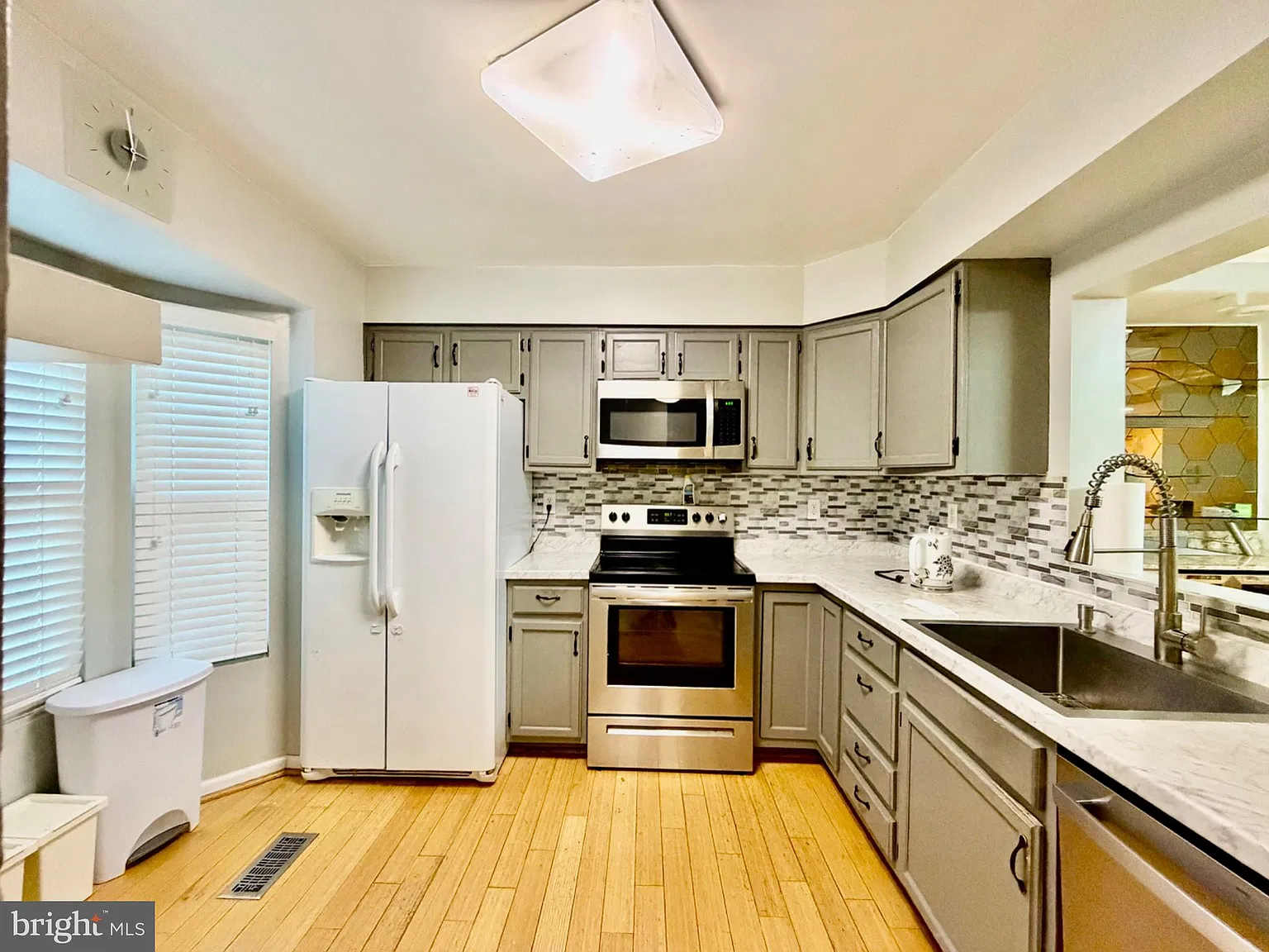 3 bed, 3.5 bath, 1280 sqft, $2,999 — Photo 3