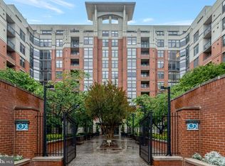 Clarendon 1021, Arlington, VA 22201