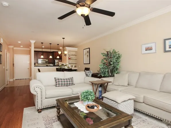 2203 Dorrington St APT 208, Houston, TX 77030