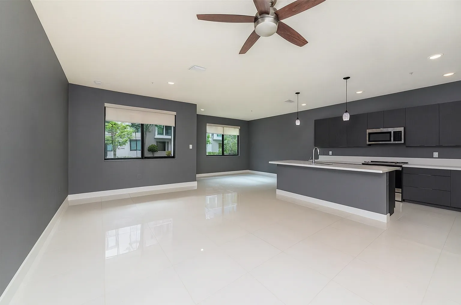 3 bed, 2.5 bath, 1431 sqft, $3,200 — Photo 1