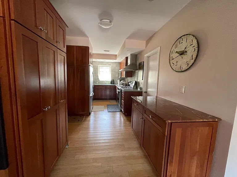 30 Lake Shore Ct #4 — Photo 3